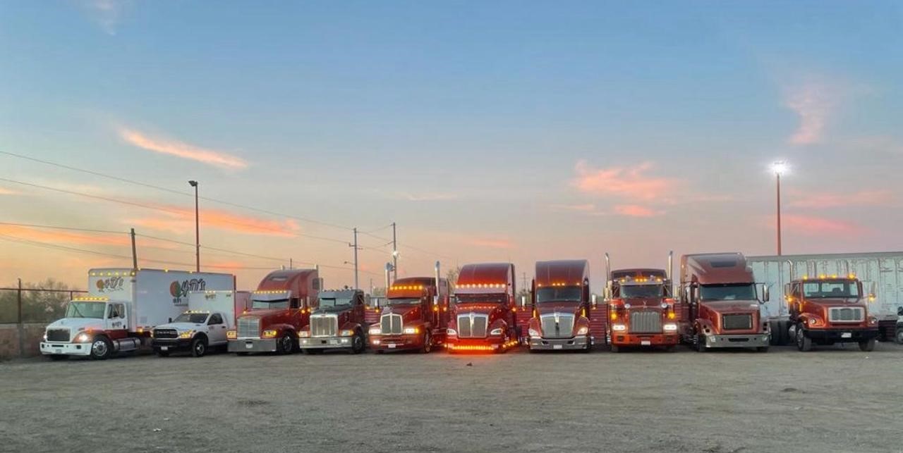 Kenworth T680 con caja refrigerada de 4D's Trucking unidad 422